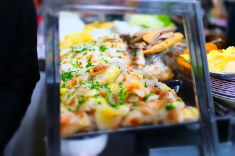 Delicious Food Catering Box